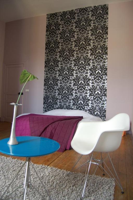 La Vieille Ecole Bed & Breakfast Bourgougnague Rom bilde